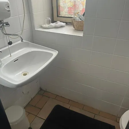 Apartment Affordable And Practical Apartment, By Downtown Cb *